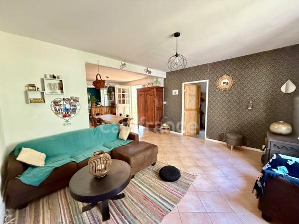 Maison de plain-pied à vendre 4 pièces LAURIS (84) 79 m2 jardin 400 m2 piscine