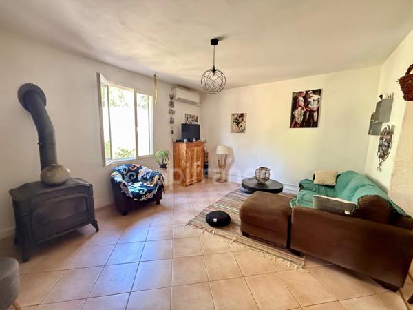 Maison de plain-pied à vendre 4 pièces LAURIS (84) 79 m2 jardin 400 m2 piscine