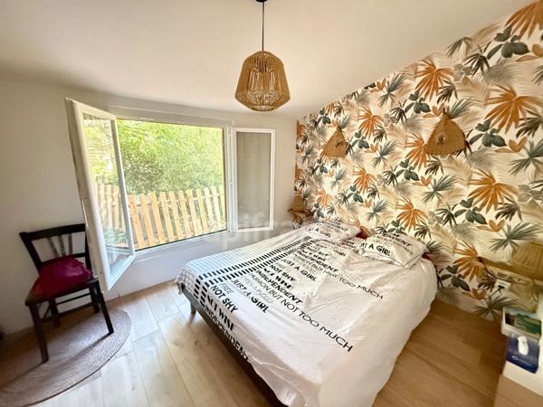 Maison de plain-pied à vendre 4 pièces LAURIS (84) 79 m2 jardin 400 m2 piscine