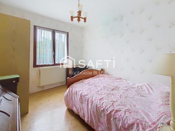 Plain pied à fort potentiel dans quartier prisé.