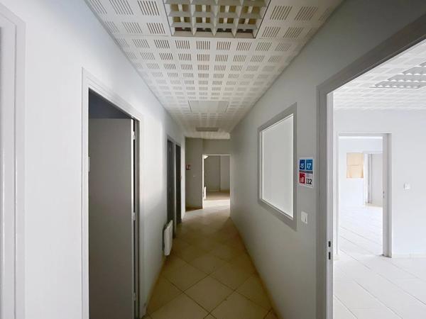 Vente Bureau 8 pièces 335 m2 à Aulnois-sous-Laon