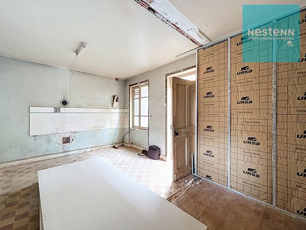 Maison de ville d'environ 50 m² à vendre à SAIL SOUS COUZAN - Idéal investisseur