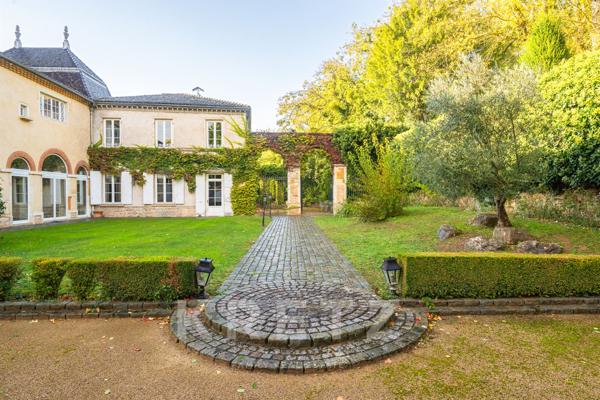 Ancien couvent et son parc de 2 Ha.