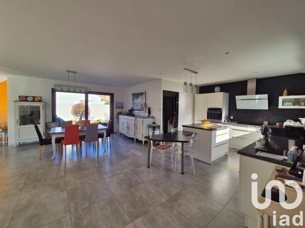 Maison à vendre 7 pièces 192 m² Dompierre-sur-Mer