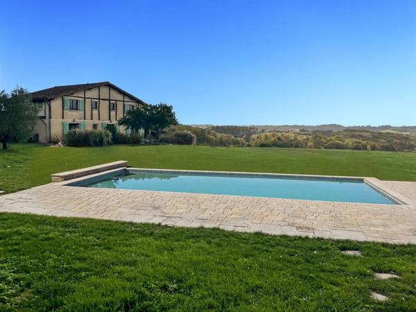 MARCIAC (32) 10 min, VUE EXCEPTIONNELLE, cachée, sans nuisance, TRES BELLE PROPRIETE sans travaux, piscine, ECONOMIQUE, écologique , geothermie, dependances,