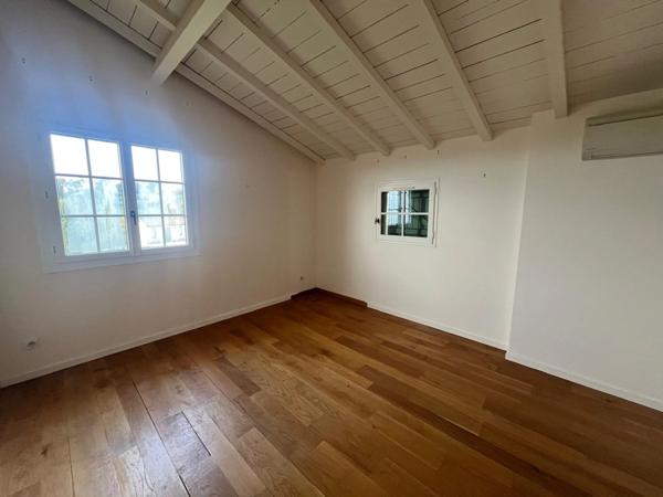 MARCIAC (32) 10 min, VUE EXCEPTIONNELLE, cachée, sans nuisance, TRES BELLE PROPRIETE sans travaux, piscine, ECONOMIQUE, écologique , geothermie, dependances,