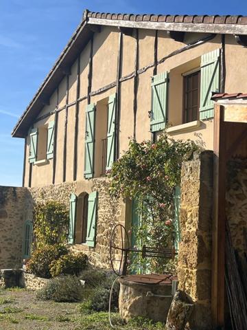 MARCIAC (32) 10 min, VUE EXCEPTIONNELLE, cachée, sans nuisance, TRES BELLE PROPRIETE sans travaux, piscine, ECONOMIQUE, écologique , geothermie, dependances,