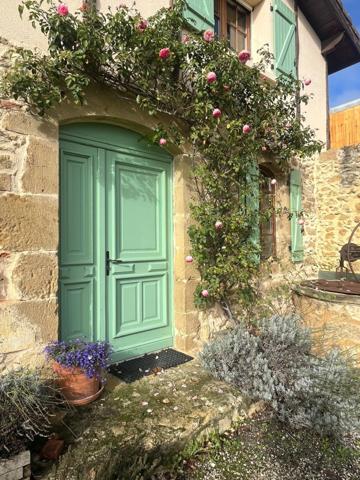 MARCIAC (32) 10 min, VUE EXCEPTIONNELLE, cachée, sans nuisance, TRES BELLE PROPRIETE sans travaux, piscine, ECONOMIQUE, écologique , geothermie, dependances,