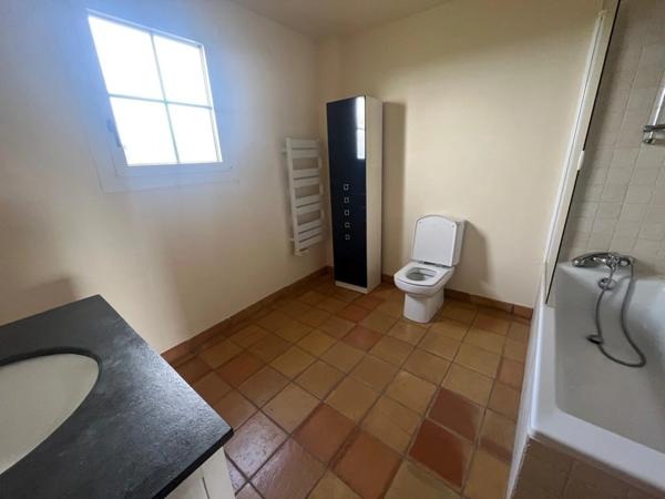 MARCIAC (32) 10 min, VUE EXCEPTIONNELLE, cachée, sans nuisance, TRES BELLE PROPRIETE sans travaux, piscine, ECONOMIQUE, écologique , geothermie, dependances,