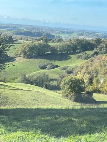 MARCIAC (32) 10 min, VUE EXCEPTIONNELLE, cachée, sans nuisance, TRES BELLE PROPRIETE sans travaux, piscine, ECONOMIQUE, écologique , geothermie, dependances,