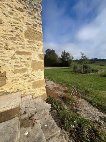 MARCIAC (32) 10 min, VUE EXCEPTIONNELLE, cachée, sans nuisance, TRES BELLE PROPRIETE sans travaux, piscine, ECONOMIQUE, écologique , geothermie, dependances,