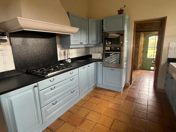 MARCIAC (32) 10 min, VUE EXCEPTIONNELLE, cachée, sans nuisance, TRES BELLE PROPRIETE sans travaux, piscine, ECONOMIQUE, écologique , geothermie, dependances,