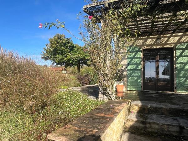 MARCIAC (32) 10 min, VUE EXCEPTIONNELLE, cachée, sans nuisance, TRES BELLE PROPRIETE sans travaux, piscine, ECONOMIQUE, écologique , geothermie, dependances,