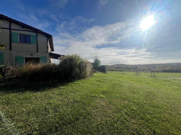 MARCIAC (32) 10 min, VUE EXCEPTIONNELLE, cachée, sans nuisance, TRES BELLE PROPRIETE sans travaux, piscine, ECONOMIQUE, écologique , geothermie, dependances,