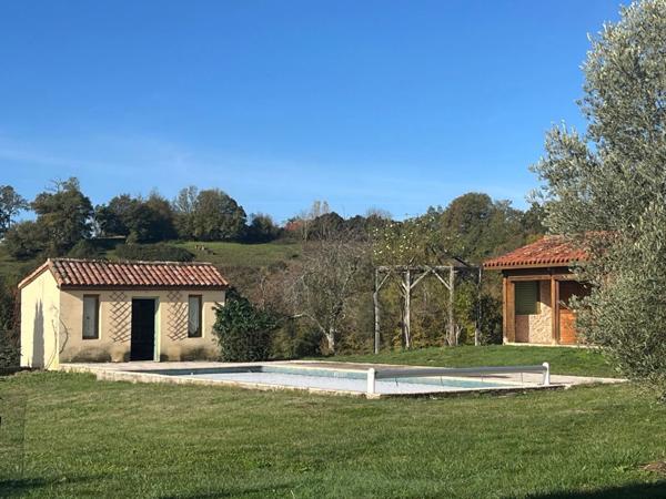 MARCIAC (32) 10 min, VUE EXCEPTIONNELLE, cachée, sans nuisance, TRES BELLE PROPRIETE sans travaux, piscine, ECONOMIQUE, écologique , geothermie, dependances,