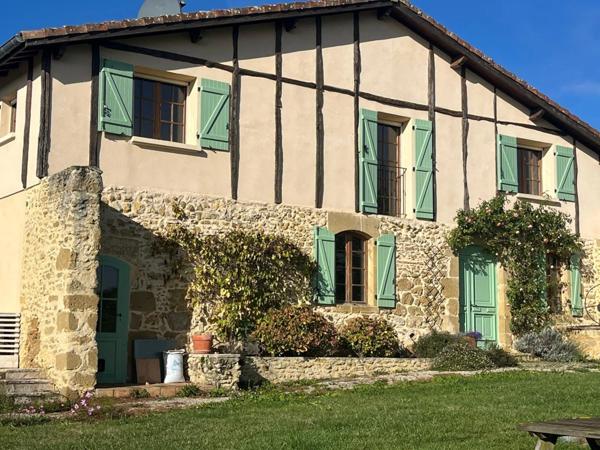 MARCIAC (32) 10 min, VUE EXCEPTIONNELLE, cachée, sans nuisance, TRES BELLE PROPRIETE sans travaux, piscine, ECONOMIQUE, écologique , geothermie, dependances,