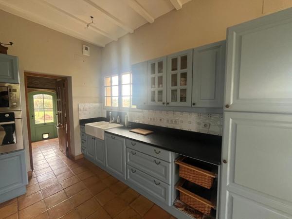 MARCIAC (32) 10 min, VUE EXCEPTIONNELLE, cachée, sans nuisance, TRES BELLE PROPRIETE sans travaux, piscine, ECONOMIQUE, écologique , geothermie, dependances,