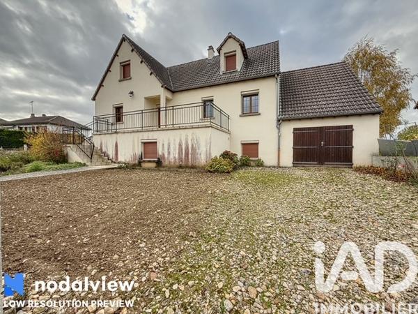 Maison à vendre 9 pièces 181 m² Laroche-Saint-Cydroine