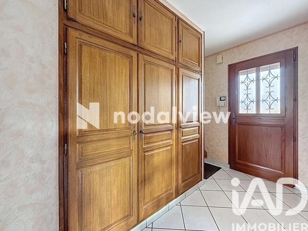 Maison à vendre 9 pièces 181 m² Laroche-Saint-Cydroine