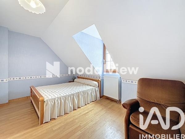 Maison à vendre 9 pièces 181 m² Laroche-Saint-Cydroine