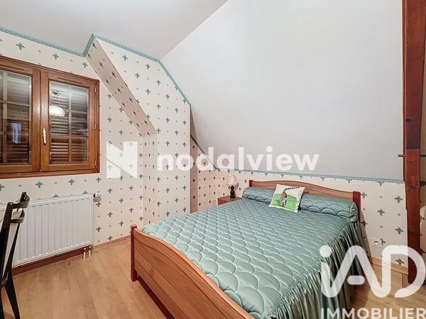 Maison à vendre 9 pièces 181 m² Laroche-Saint-Cydroine