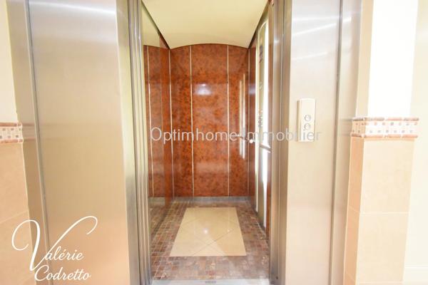 LE BASSIN ROYAL - HYÈRES – T3 70 m² avec terrasse, garage – Résidence prisée proche centre-ville 83400