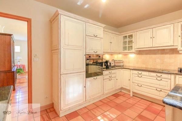 Propriété Provençale avec Vue Imprenable, Piscine et Dépendance à Rognes, 20kms d'Aix-en-Provence