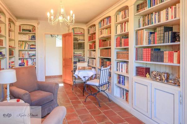 Propriété Provençale avec Vue Imprenable, Piscine et Dépendance à Rognes, 20kms d'Aix-en-Provence