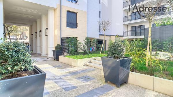 Appartement FRANCO SUISSE Suresnes (quartier Belvédère) 3 pièce(s) 61 m2 avec terrasse 8m² et parking boxé