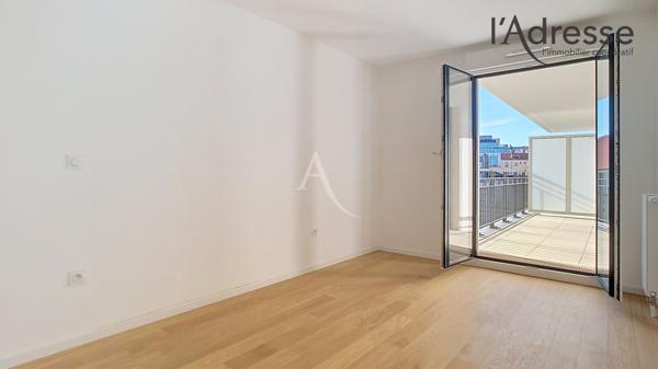 Appartement FRANCO SUISSE Suresnes (quartier Belvédère) 3 pièce(s) 61 m2 avec terrasse 8m² et parking boxé