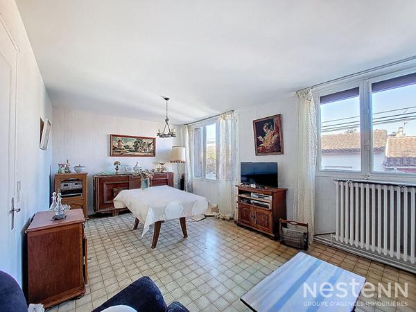 A Vendre Maison de 96 m² avec sept pièces, véranda, dépendances et jardin à Condom