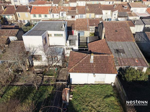 A Vendre Maison de 96 m² avec sept pièces, véranda, dépendances et jardin à Condom