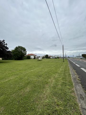 Immobilier Orleix (65800) – Terrain 4000m2 – 160 000 €