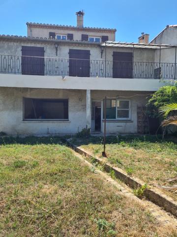 COUIZA MAISON DE VILLAGE AVEC GARAGE ET JARDIN TRES JOLIE VUE DEGAGEE