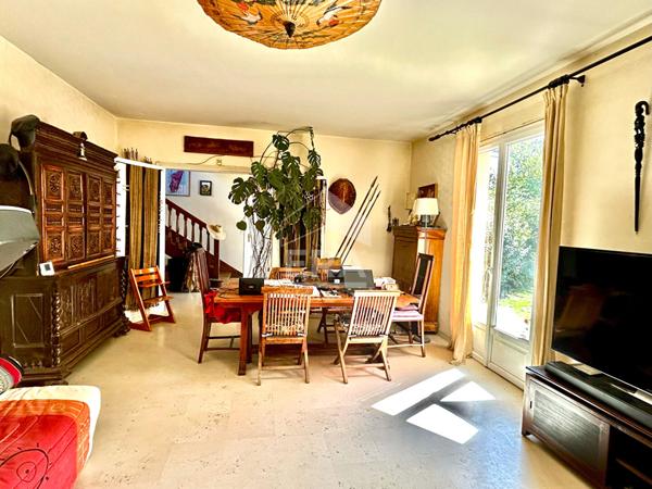 Maison spacieuse à vendre à BETTON - 11 pièces avec jardin