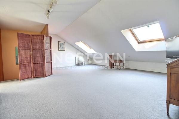 Maison Courbevoie traversante 8 pièces 200 m2 jardin parking 5 chambres à 5 minutes de la gare de Courbevoie