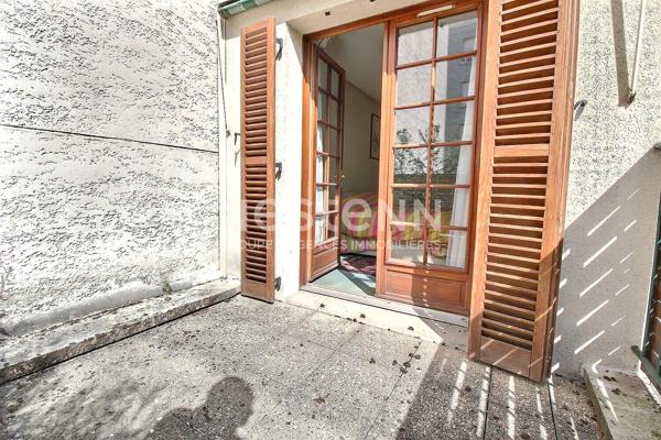 Maison Courbevoie traversante 8 pièces 200 m2 jardin parking 5 chambres à 5 minutes de la gare de Courbevoie