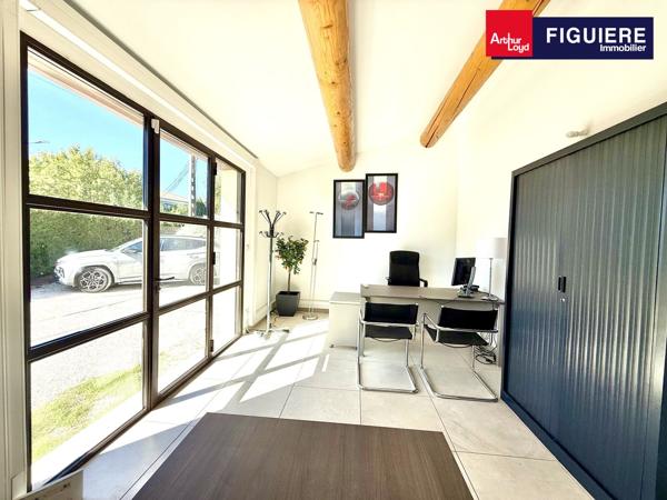 IMMEUBLE DE BUREAUX INDEPENDANT A VENDRE