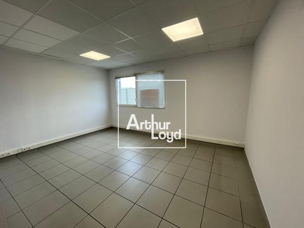 Location bureaux 57 m² à Nîmes KM Delta proximité autoroute