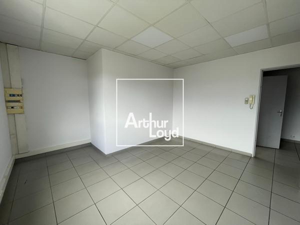 Location bureaux 57 m² à Nîmes KM Delta proximité autoroute