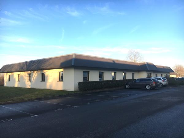 BUREAUX - A LOUER - 107 m2 - SAINT-QUENTIN :