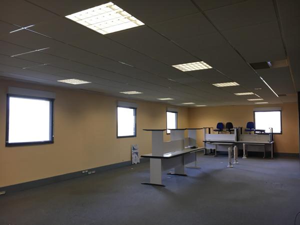 BUREAUX - A LOUER - 107 m2 - SAINT-QUENTIN :