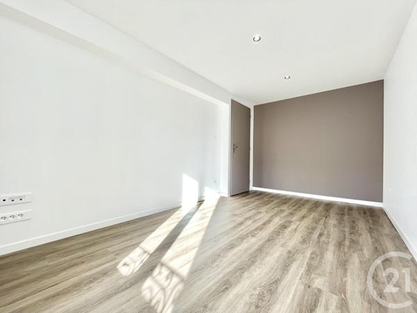 Immeuble à vendre  162,96 m2 LES ABRETS EN DAUPHINE - 38