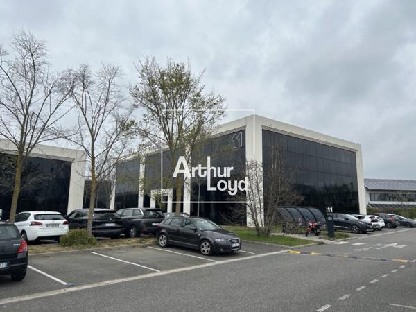 Bureaux à louer à Labège - Immeuble accessible avec transports en commun