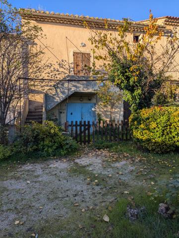 Entraigues-sur-la-Sorgue (84320) Maison de ville à rénover