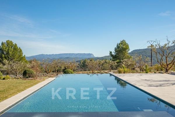 Domaine d'exception vue panoramique sur la Sainte-Victoire au coeur d'un domaine de 6 hectares