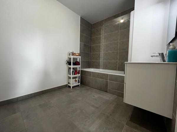 Appartement T3 très récent - PK - Loggia , Lorient