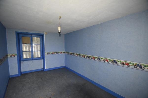 Immeuble de 320 m² - CHENAY LE CHATEL - Proche Marcigny