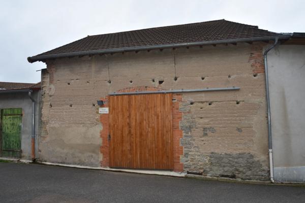 Immeuble de 320 m² - CHENAY LE CHATEL - Proche Marcigny