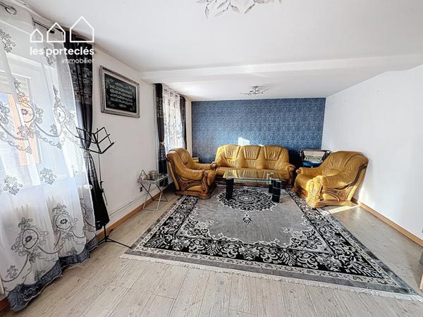 GRANDE MAISON À DÉCOUVRIR